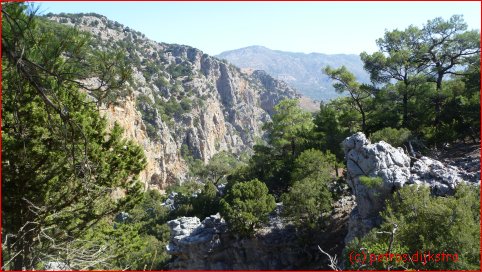 Blick auf die Schlucht von Metaxochori